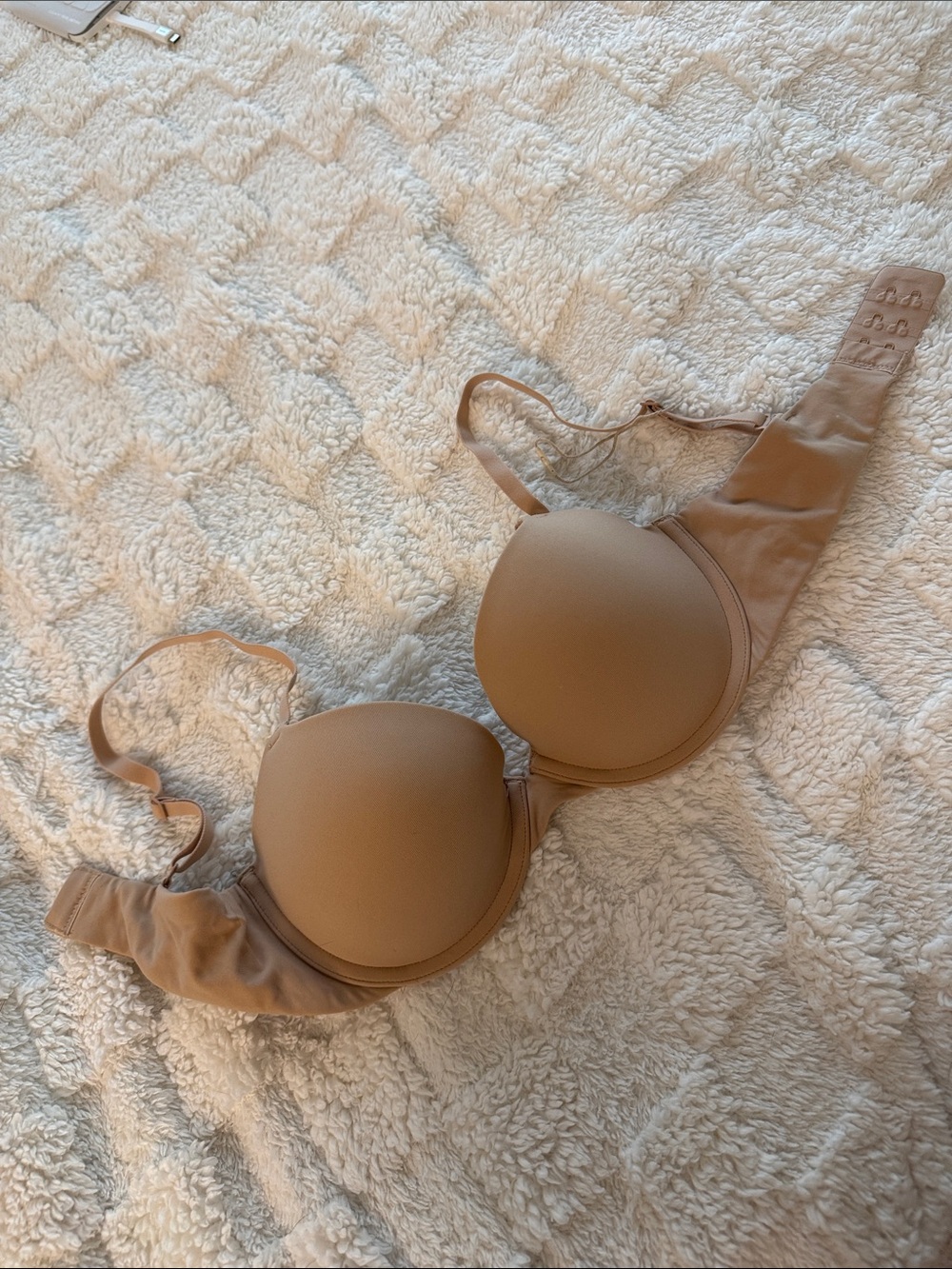 SKIMS T-Shirt Bra in Light Brown